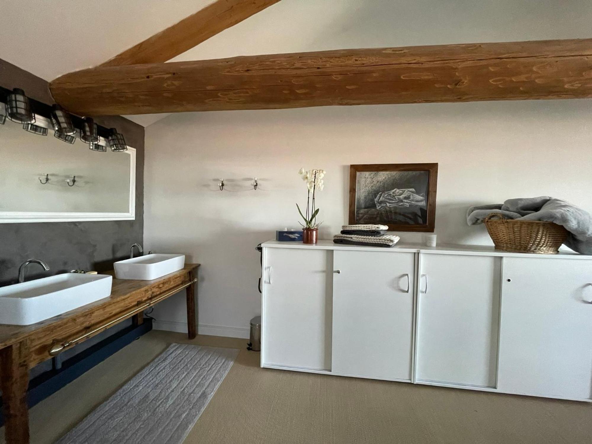La Grange Aux Hirondelles - Appartement Complet Et Independant Commelle-Vernay Zewnętrze zdjęcie