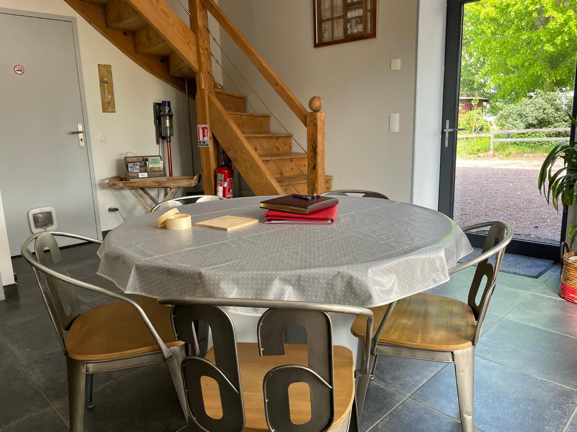La Grange Aux Hirondelles - Appartement Complet Et Independant Commelle-Vernay Zewnętrze zdjęcie