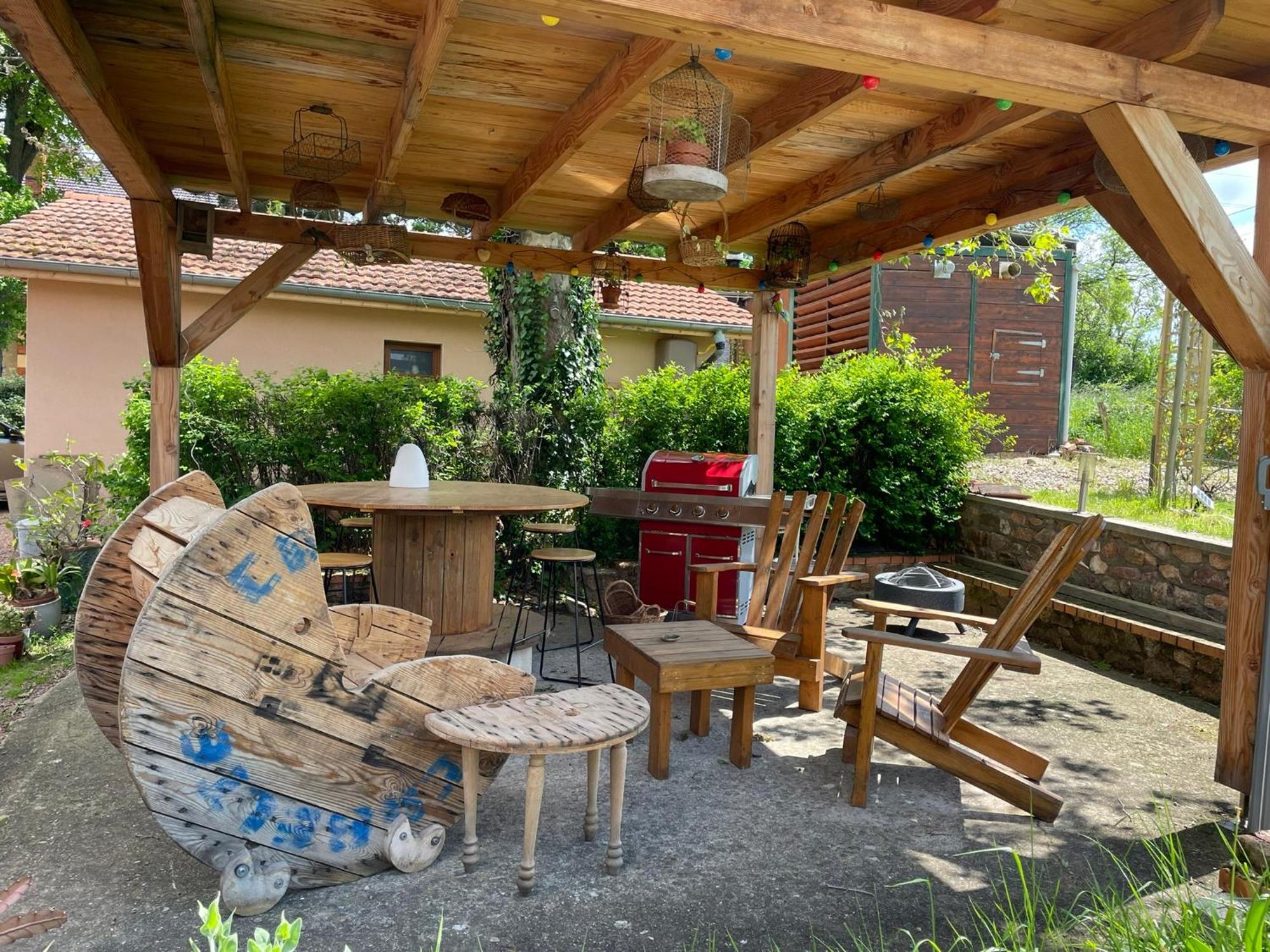 La Grange Aux Hirondelles - Appartement Complet Et Independant Commelle-Vernay Zewnętrze zdjęcie